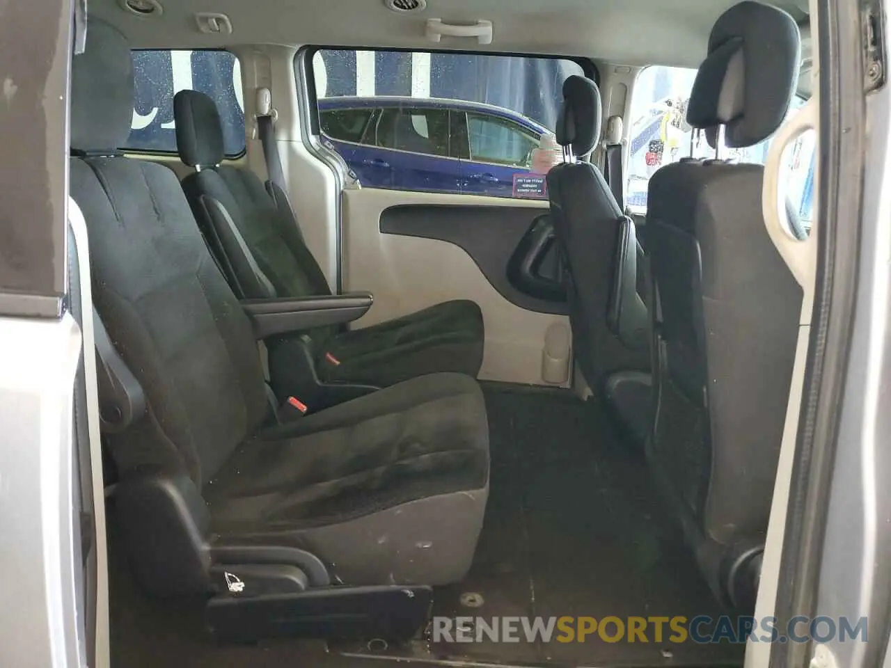 11 Photograph of a damaged car 2C4RDGBG9KR805292 DODGE CARAVAN 2019