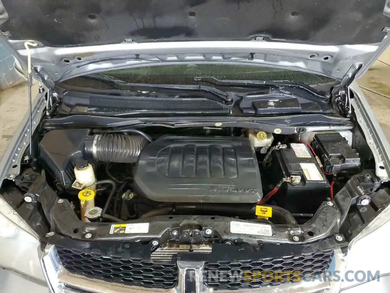 12 Photograph of a damaged car 2C4RDGBG9KR805292 DODGE CARAVAN 2019