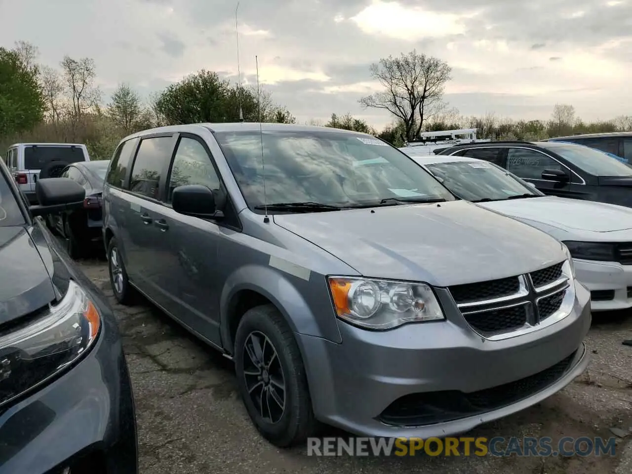 4 Photograph of a damaged car 2C4RDGBG9KR805292 DODGE CARAVAN 2019