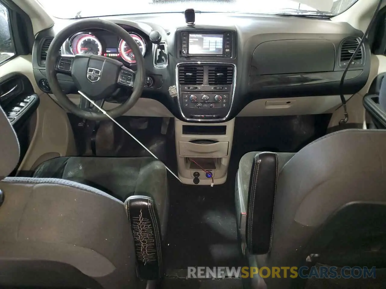 8 Photograph of a damaged car 2C4RDGBG9KR805292 DODGE CARAVAN 2019