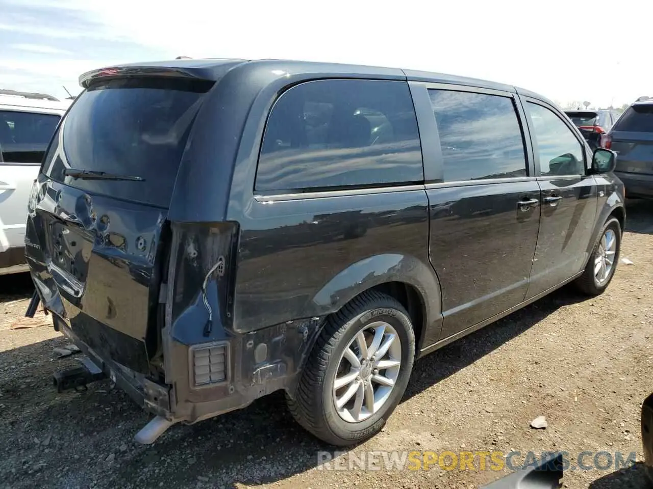 3 Photograph of a damaged car 2C4RDGBG9KR805440 DODGE CARAVAN 2019