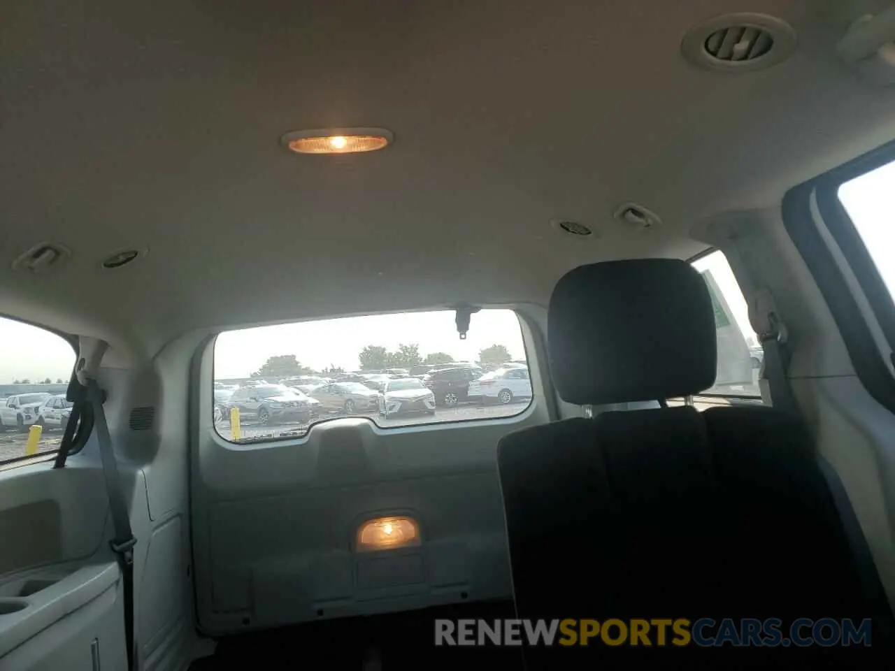 10 Photograph of a damaged car 2C4RDGBG9KR808712 DODGE CARAVAN 2019