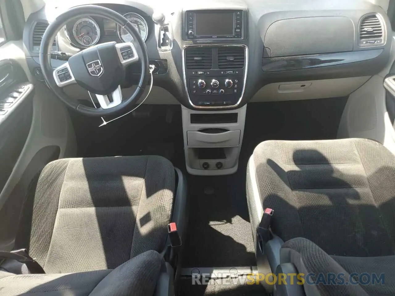 8 Photograph of a damaged car 2C4RDGBGXKR559126 DODGE CARAVAN 2019
