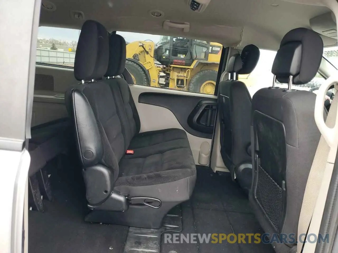 10 Photograph of a damaged car 2C4RDGBGXKR642247 DODGE CARAVAN 2019