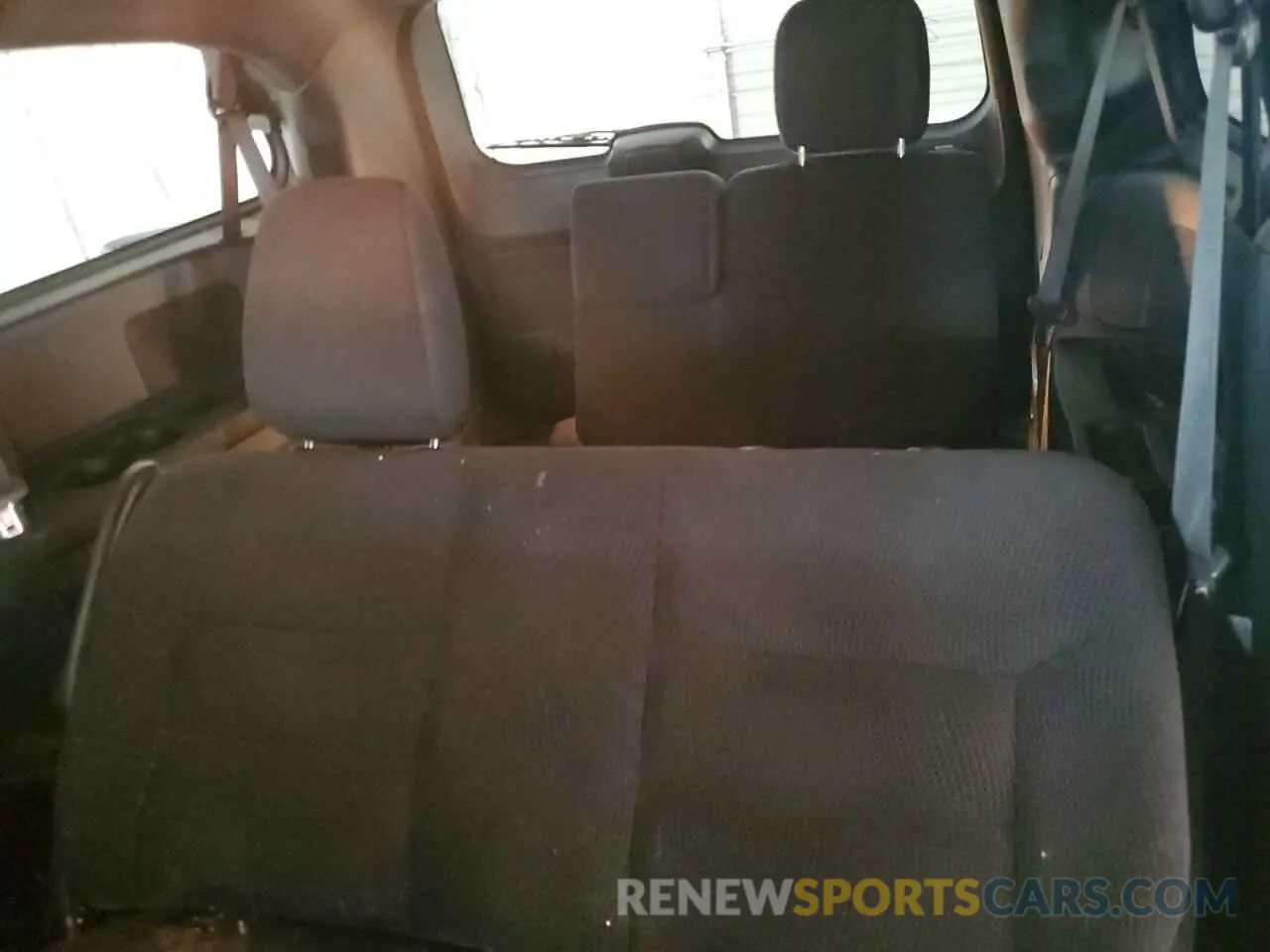 10 Photograph of a damaged car 2C4RDGBGXKR642345 DODGE CARAVAN 2019