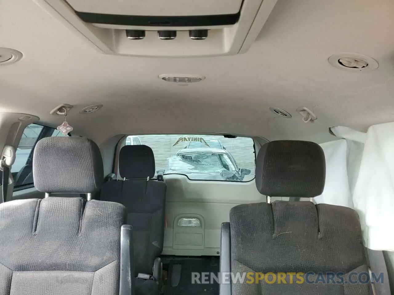 10 Photograph of a damaged car 2C4RDGBGXKR664894 DODGE CARAVAN 2019