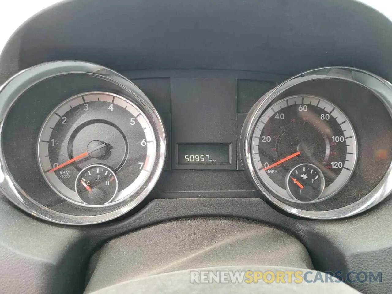 9 Photograph of a damaged car 2C4RDGBGXKR664894 DODGE CARAVAN 2019