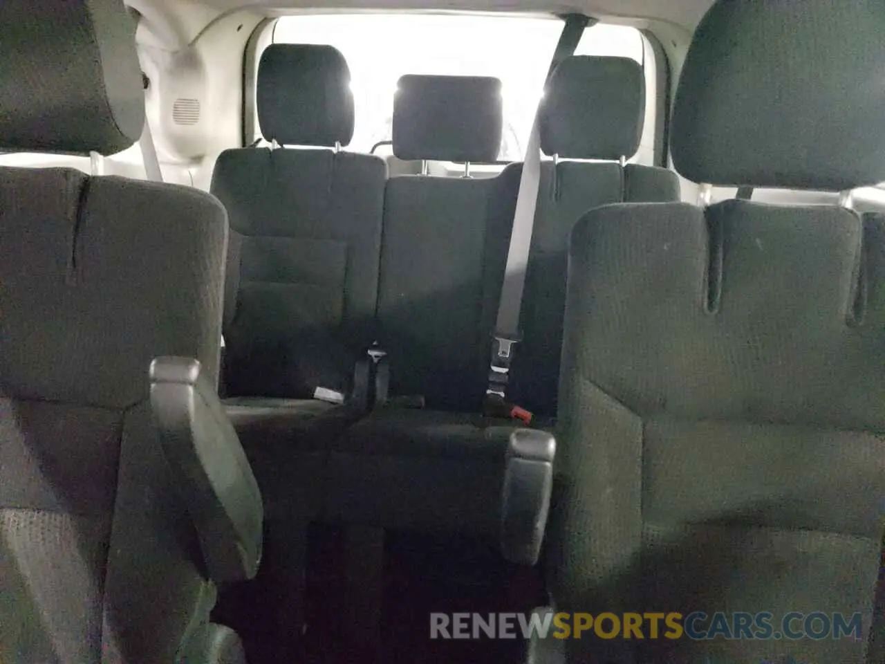 10 Photograph of a damaged car 2C4RDGBGXKR726648 DODGE CARAVAN 2019