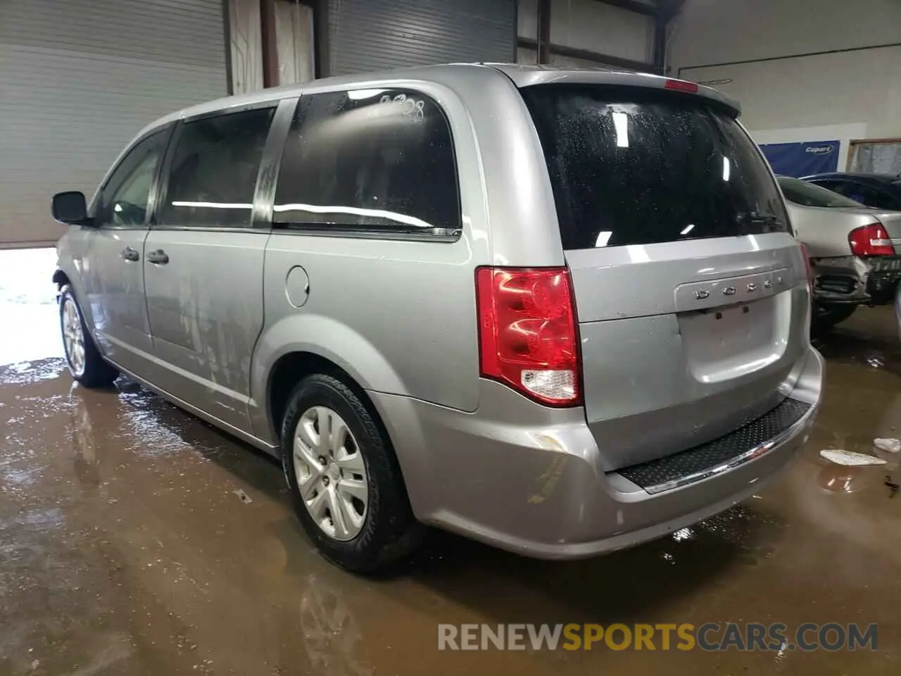 2 Photograph of a damaged car 2C4RDGBGXKR726648 DODGE CARAVAN 2019