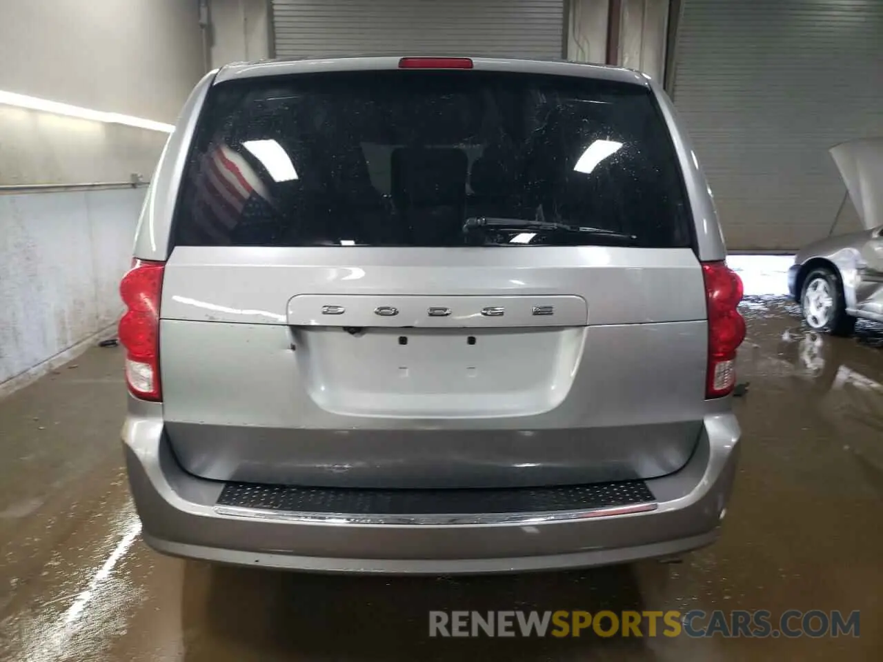 6 Photograph of a damaged car 2C4RDGBGXKR726648 DODGE CARAVAN 2019