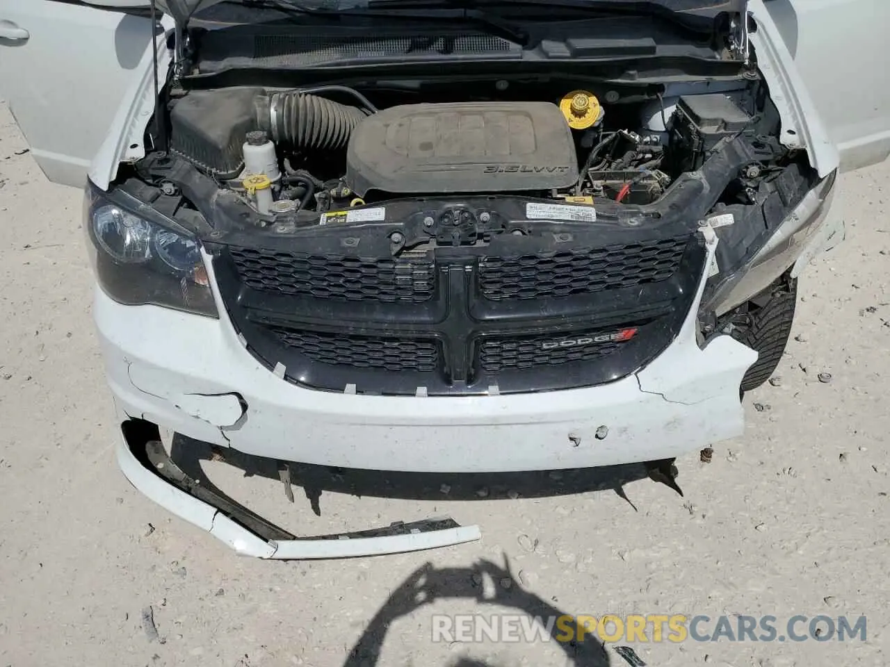 14 Photograph of a damaged car 2C4RDGBGXKR780533 DODGE CARAVAN 2019