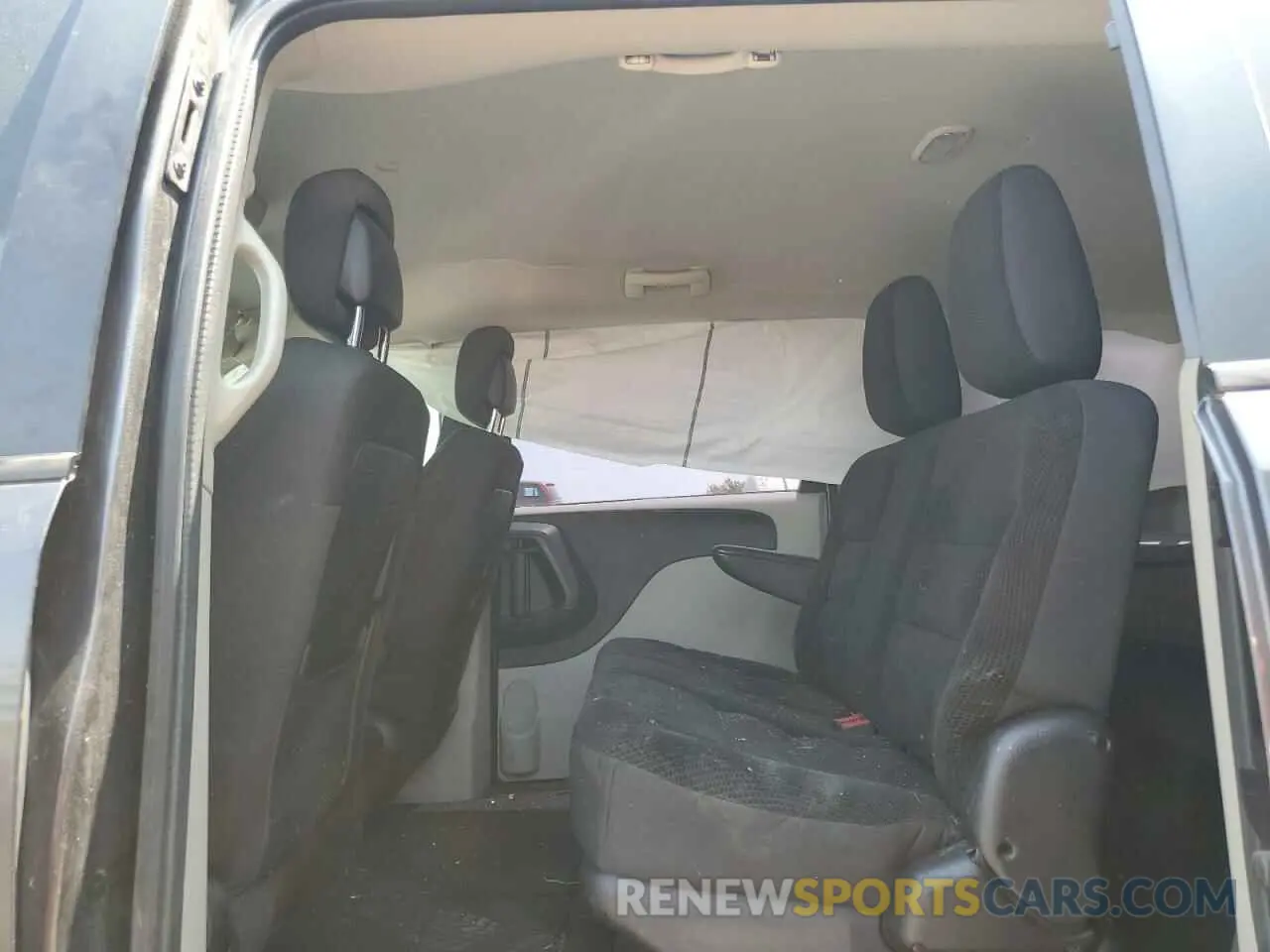 11 Photograph of a damaged car 2C4RDGBGXKR792813 DODGE CARAVAN 2019
