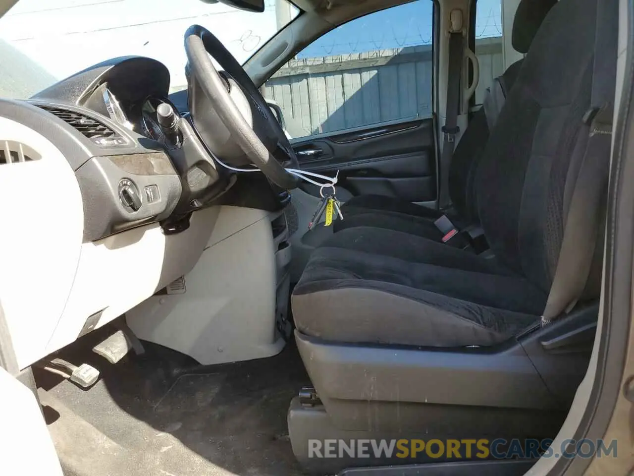 7 Photograph of a damaged car 2C4RDGBGXKR794075 DODGE CARAVAN 2019
