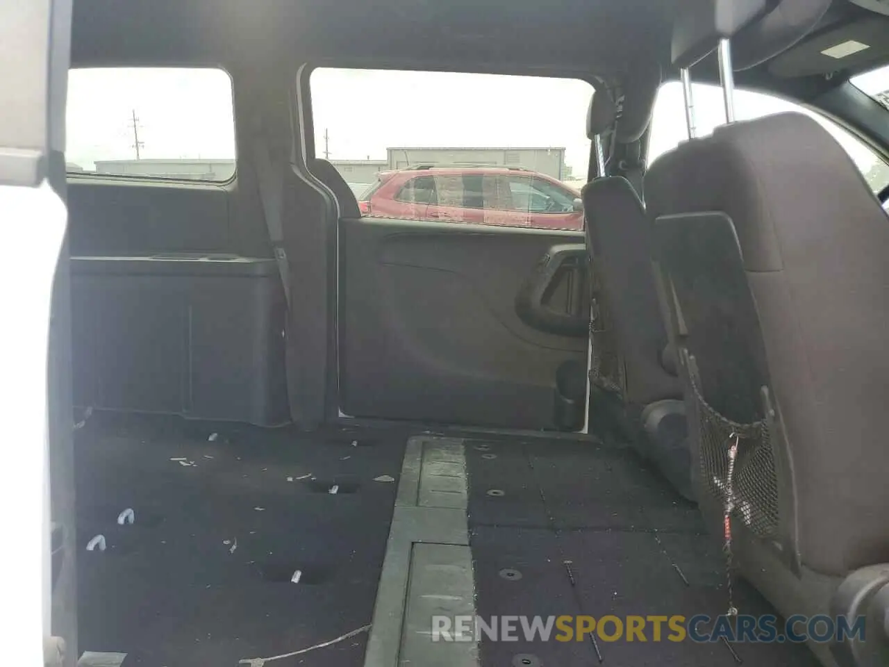 11 Photograph of a damaged car 2C4RDGBGXKR796571 DODGE CARAVAN 2019