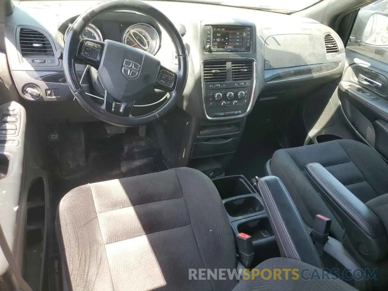 8 Photograph of a damaged car 2C4RDGBGXKR796571 DODGE CARAVAN 2019