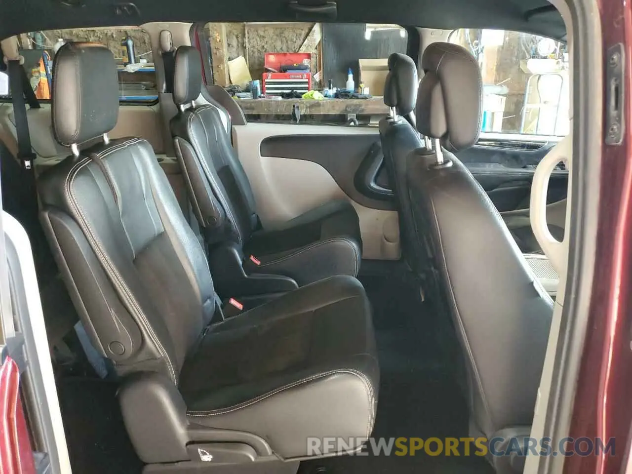 11 Photograph of a damaged car 2C4RDGCG0KR642921 DODGE CARAVAN 2019