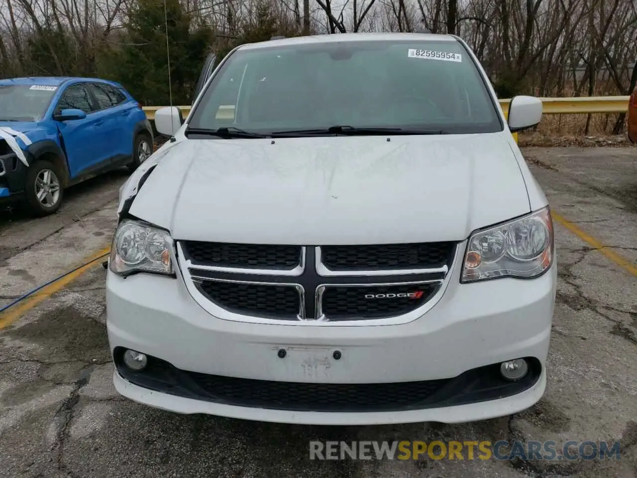 5 Photograph of a damaged car 2C4RDGCG0KR737107 DODGE CARAVAN 2019