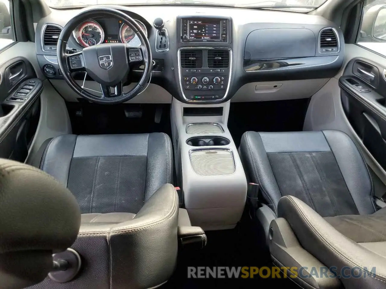 8 Photograph of a damaged car 2C4RDGCG0KR771757 DODGE CARAVAN 2019