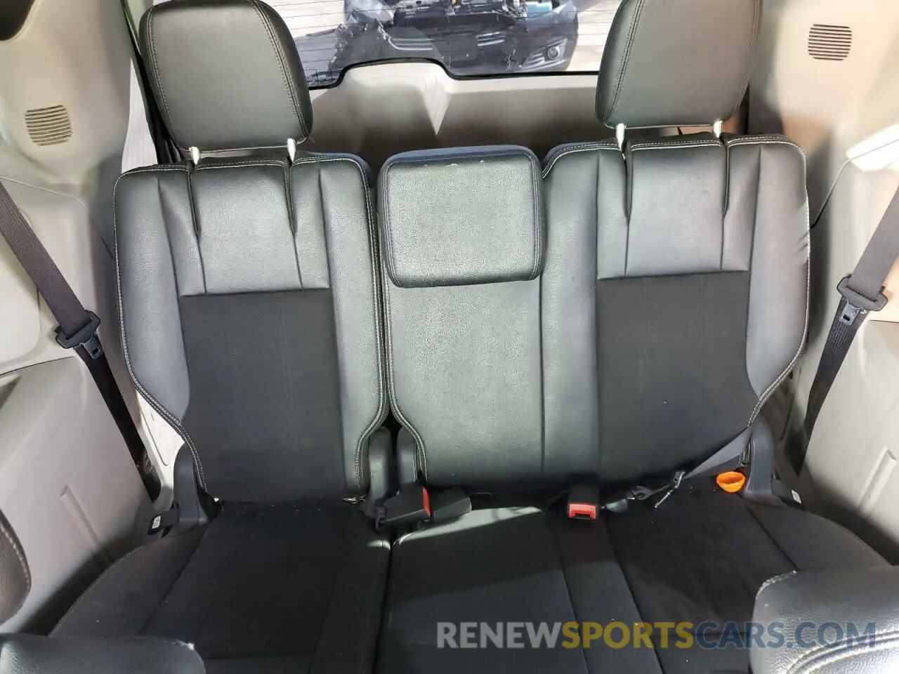 10 Photograph of a damaged car 2C4RDGCG0KR772049 DODGE CARAVAN 2019