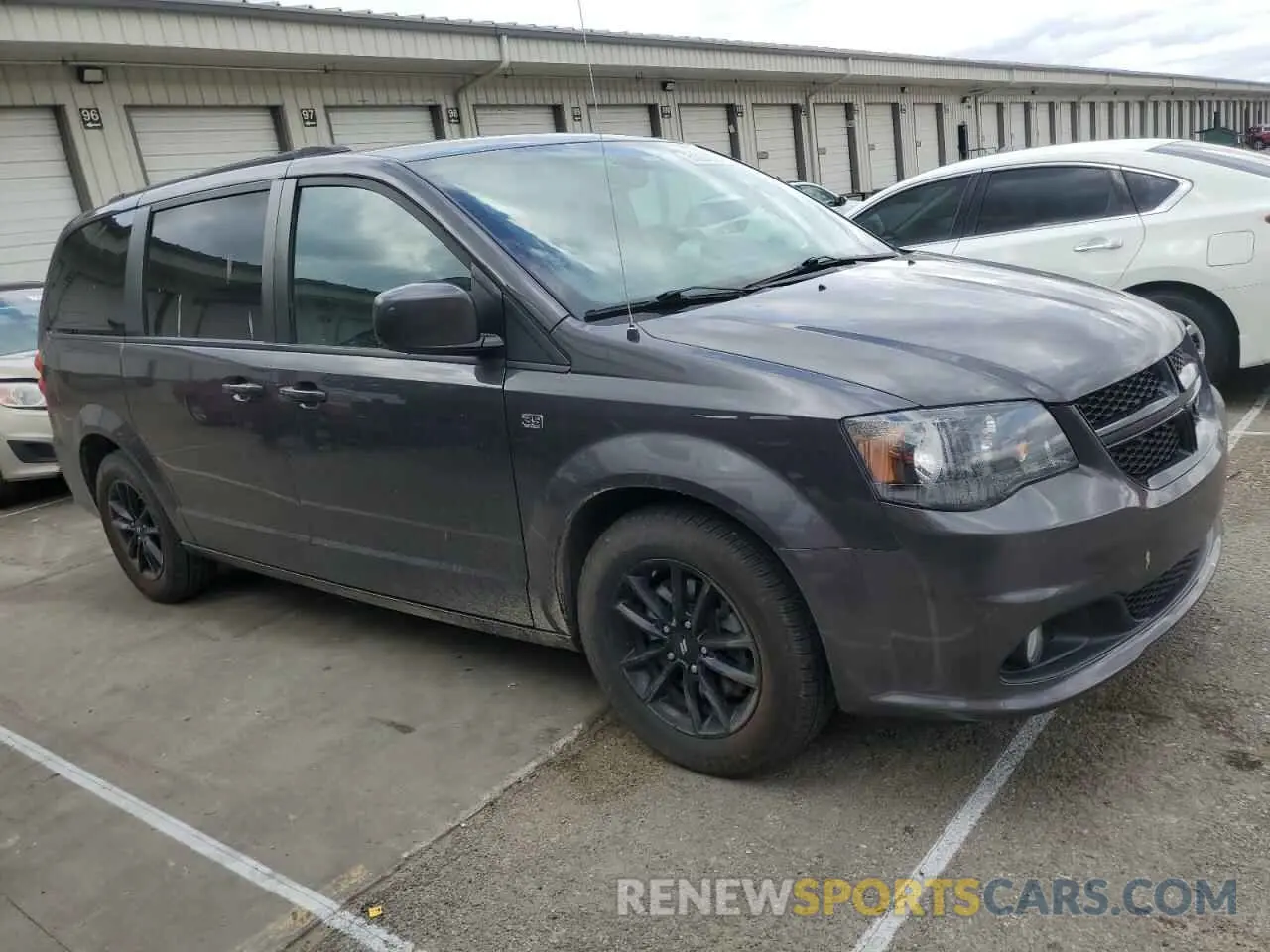 4 Photograph of a damaged car 2C4RDGCG0KR780443 DODGE CARAVAN 2019