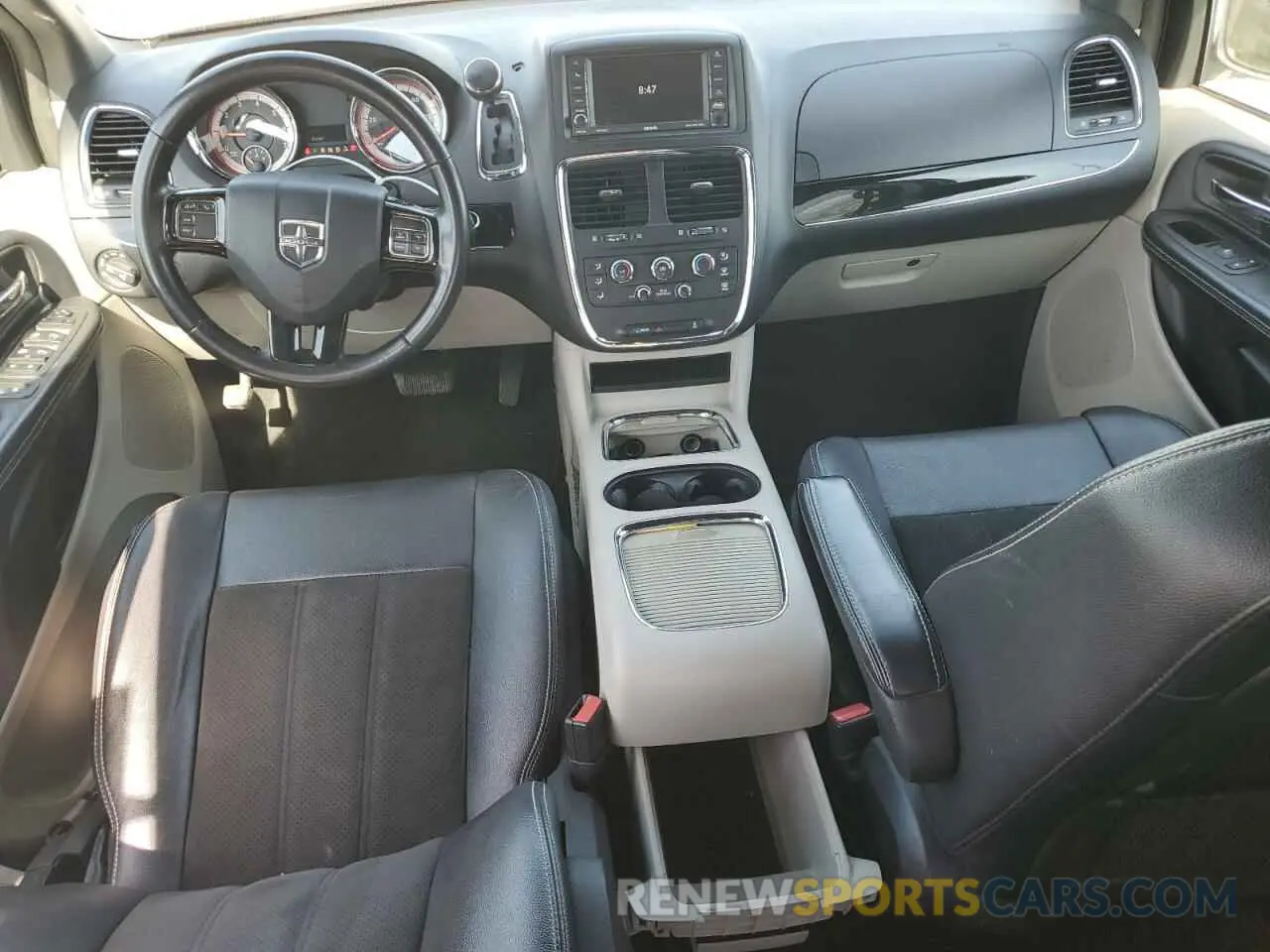 8 Photograph of a damaged car 2C4RDGCG0KR786808 DODGE CARAVAN 2019