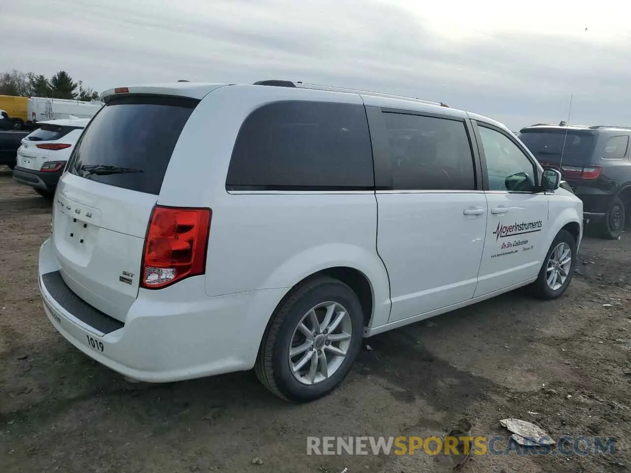3 Photograph of a damaged car 2C4RDGCG0KR798313 DODGE CARAVAN 2019