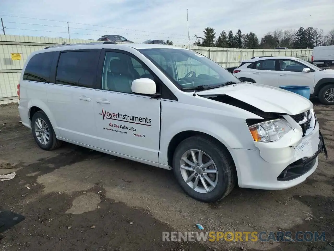 4 Photograph of a damaged car 2C4RDGCG0KR798313 DODGE CARAVAN 2019