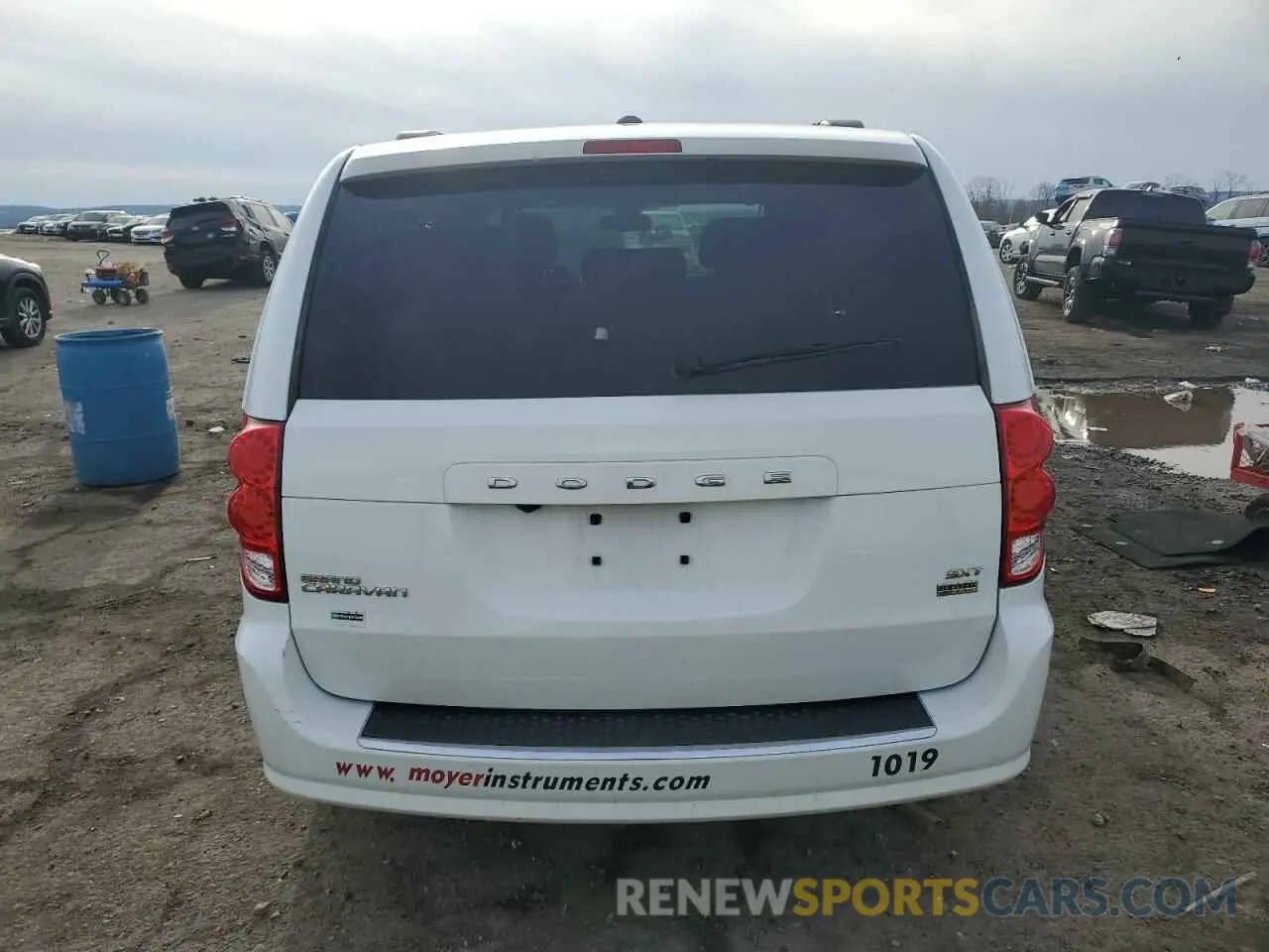 6 Photograph of a damaged car 2C4RDGCG0KR798313 DODGE CARAVAN 2019