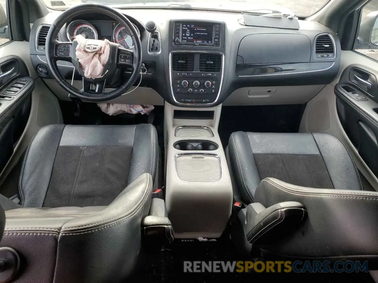 8 Photograph of a damaged car 2C4RDGCG0KR798313 DODGE CARAVAN 2019