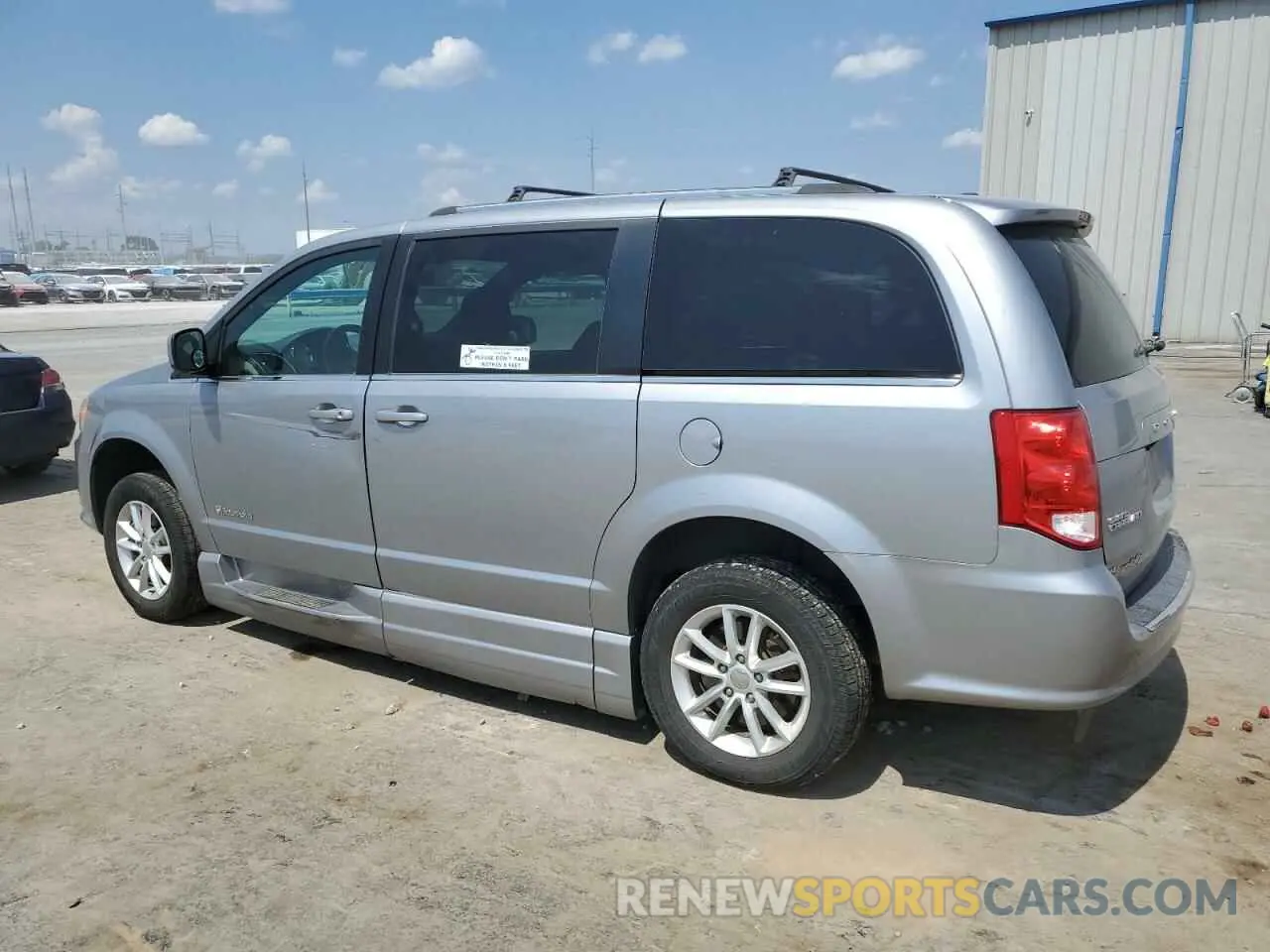 2 Photograph of a damaged car 2C4RDGCG0KR807916 DODGE CARAVAN 2019