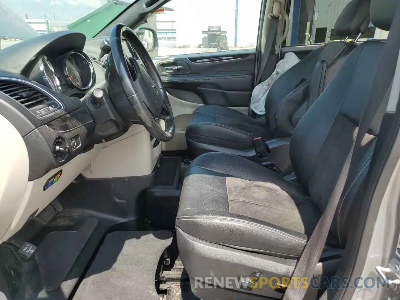 7 Photograph of a damaged car 2C4RDGCG0KR807916 DODGE CARAVAN 2019