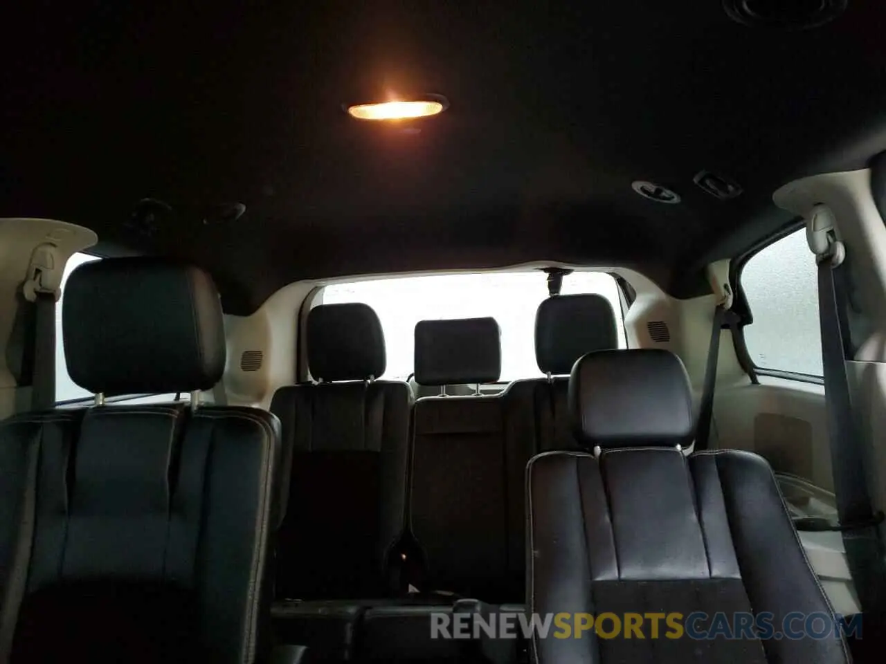 10 Photograph of a damaged car 2C4RDGCG1KR595981 DODGE CARAVAN 2019