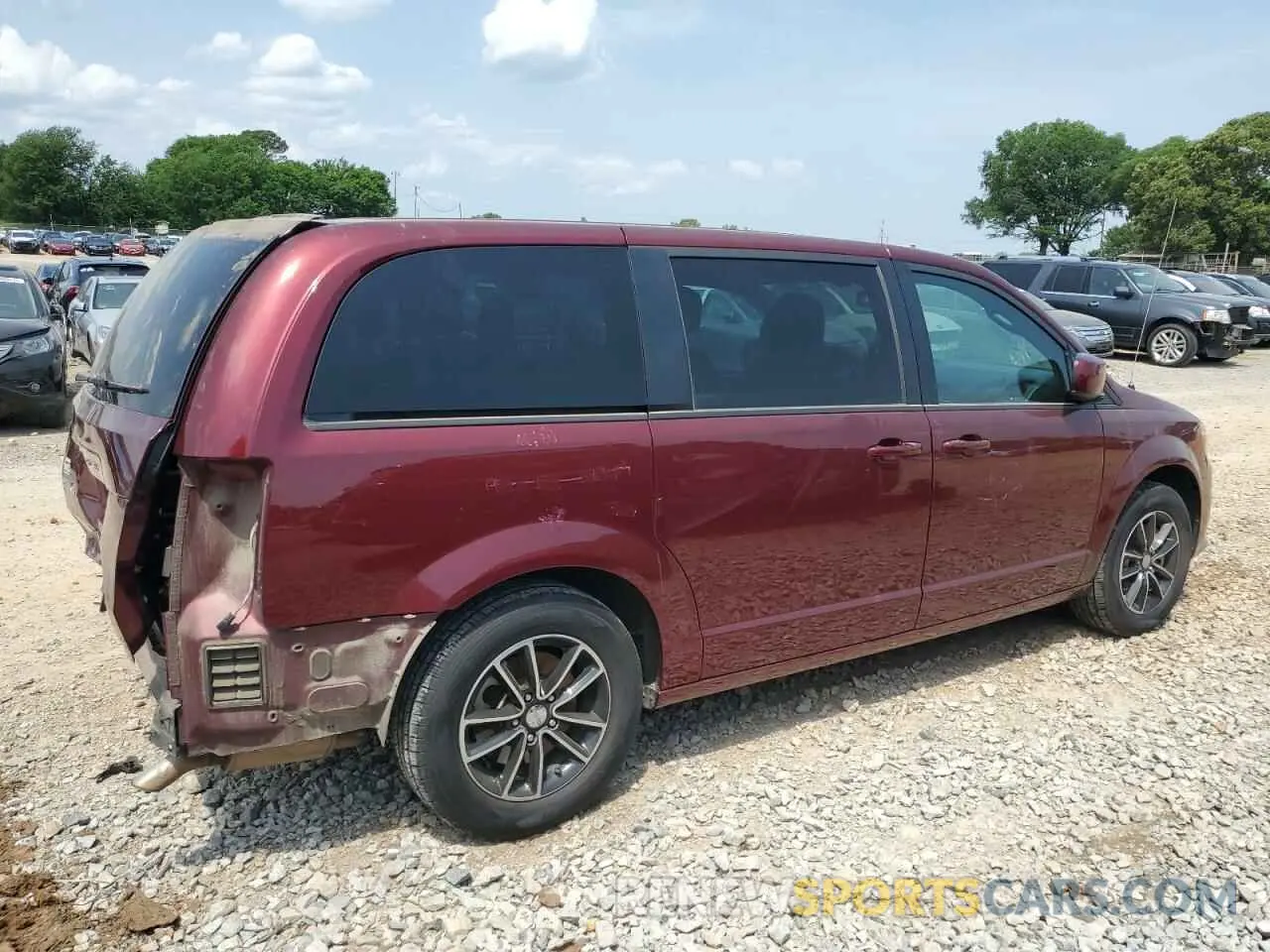 3 Photograph of a damaged car 2C4RDGCG1KR617414 DODGE CARAVAN 2019