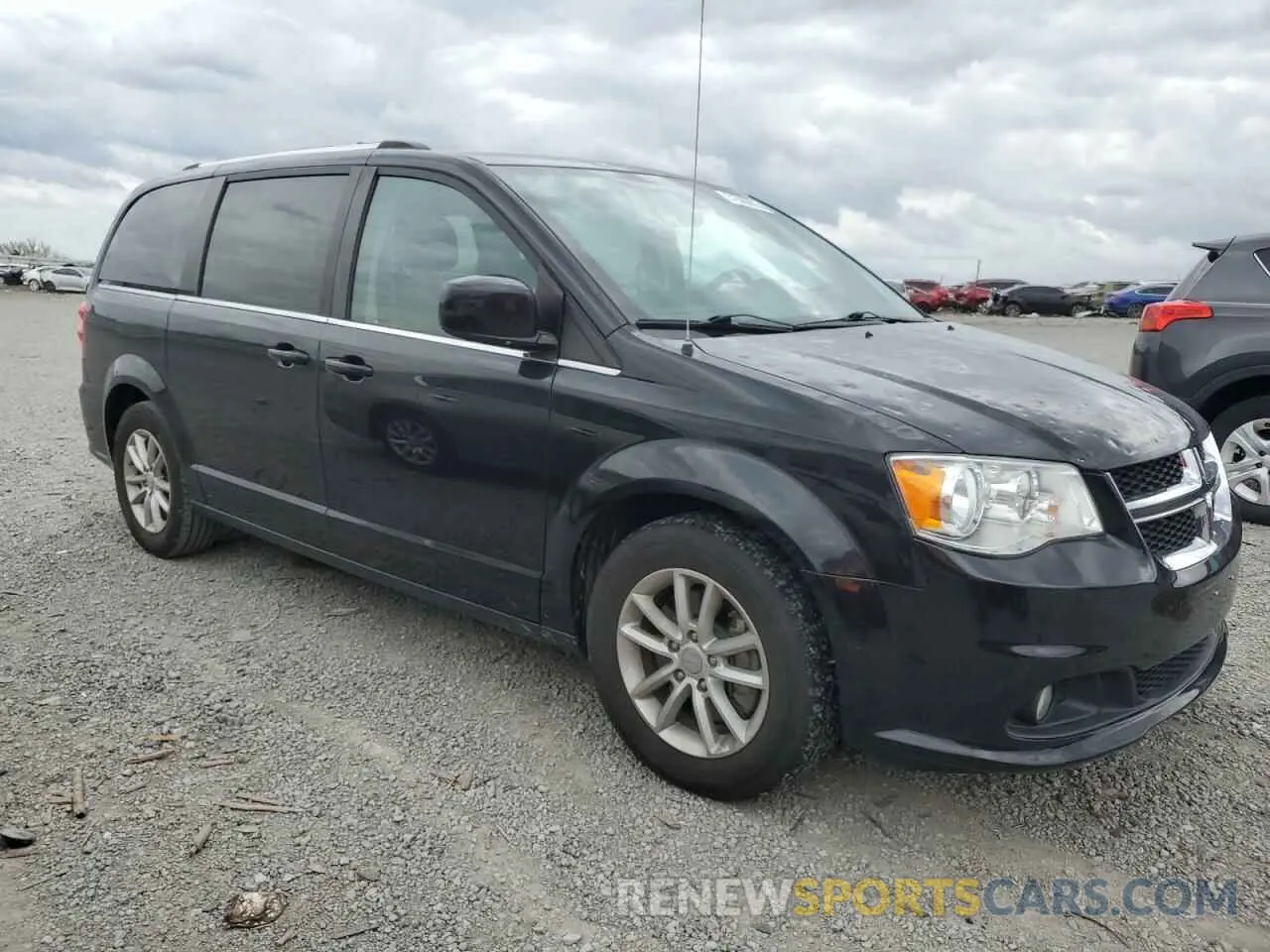 4 Photograph of a damaged car 2C4RDGCG1KR622029 DODGE CARAVAN 2019
