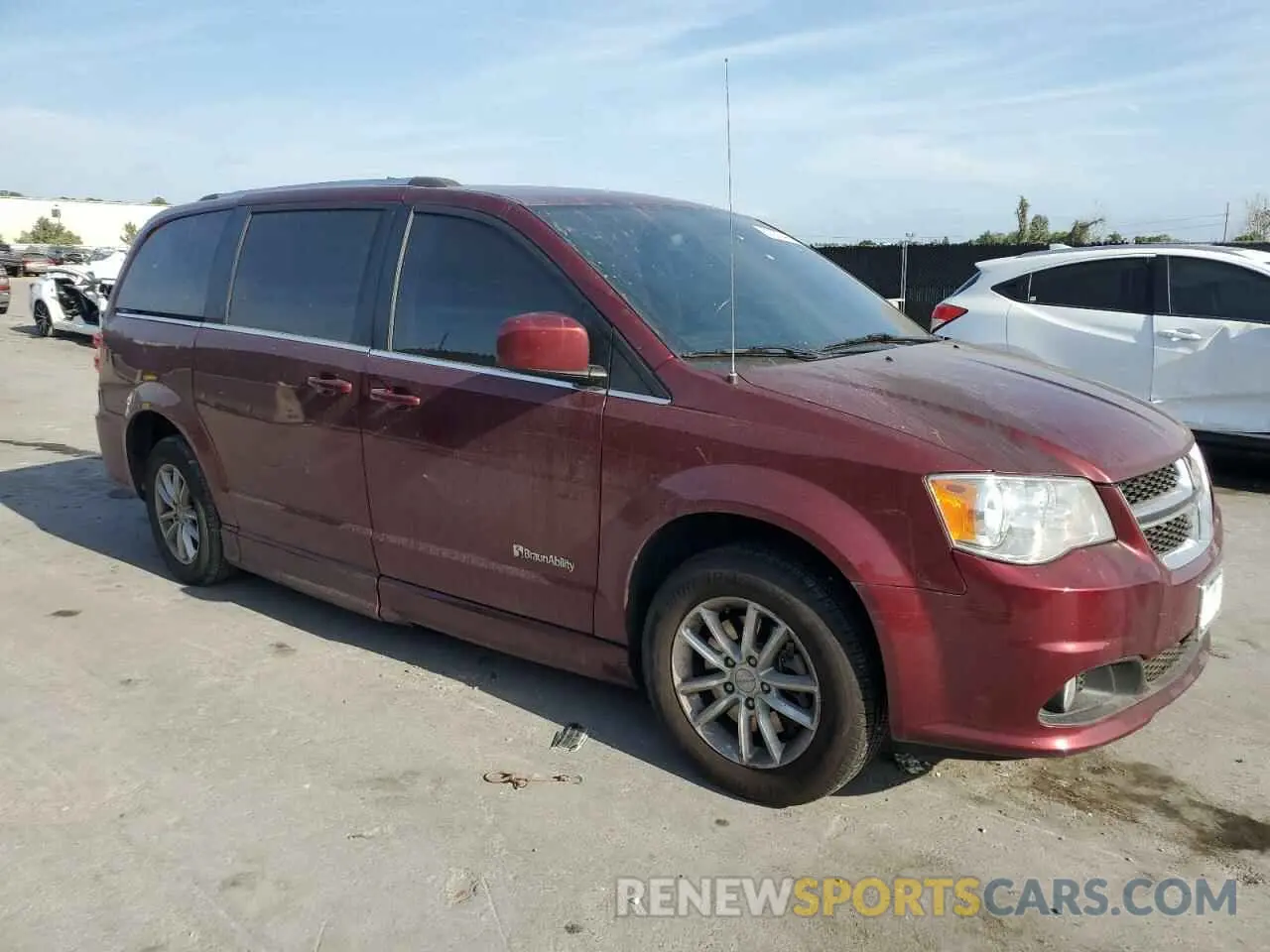 4 Photograph of a damaged car 2C4RDGCG1KR724432 DODGE CARAVAN 2019