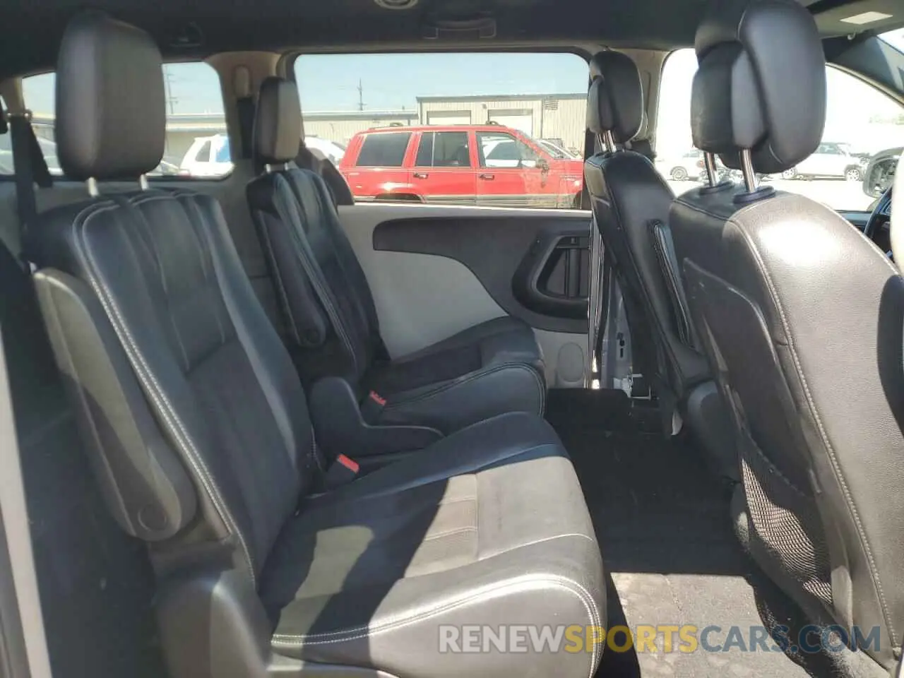 11 Photograph of a damaged car 2C4RDGCG1KR736340 DODGE CARAVAN 2019