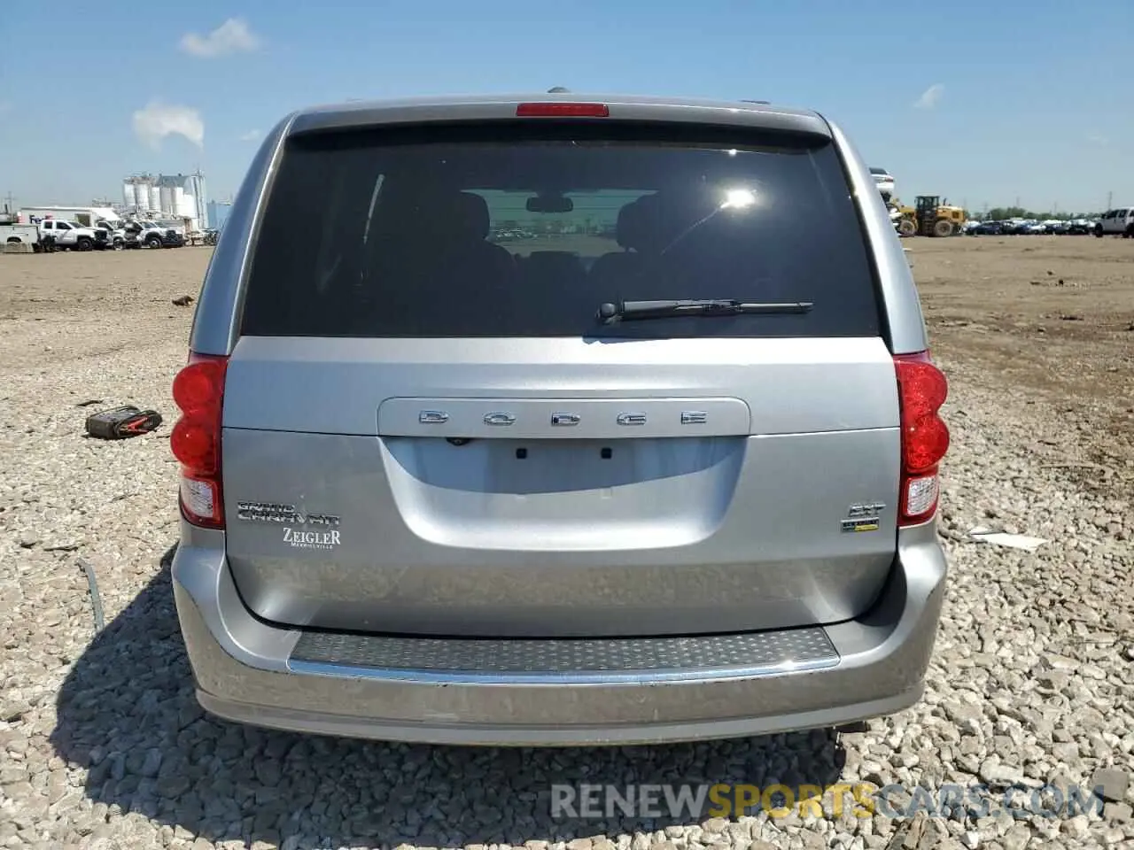 6 Photograph of a damaged car 2C4RDGCG1KR736340 DODGE CARAVAN 2019