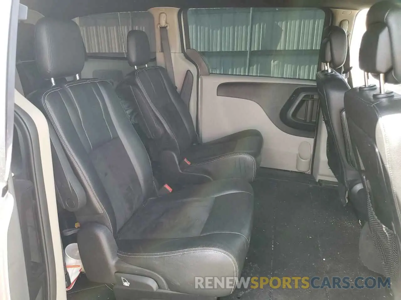 12 Photograph of a damaged car 2C4RDGCG1KR739142 DODGE CARAVAN 2019