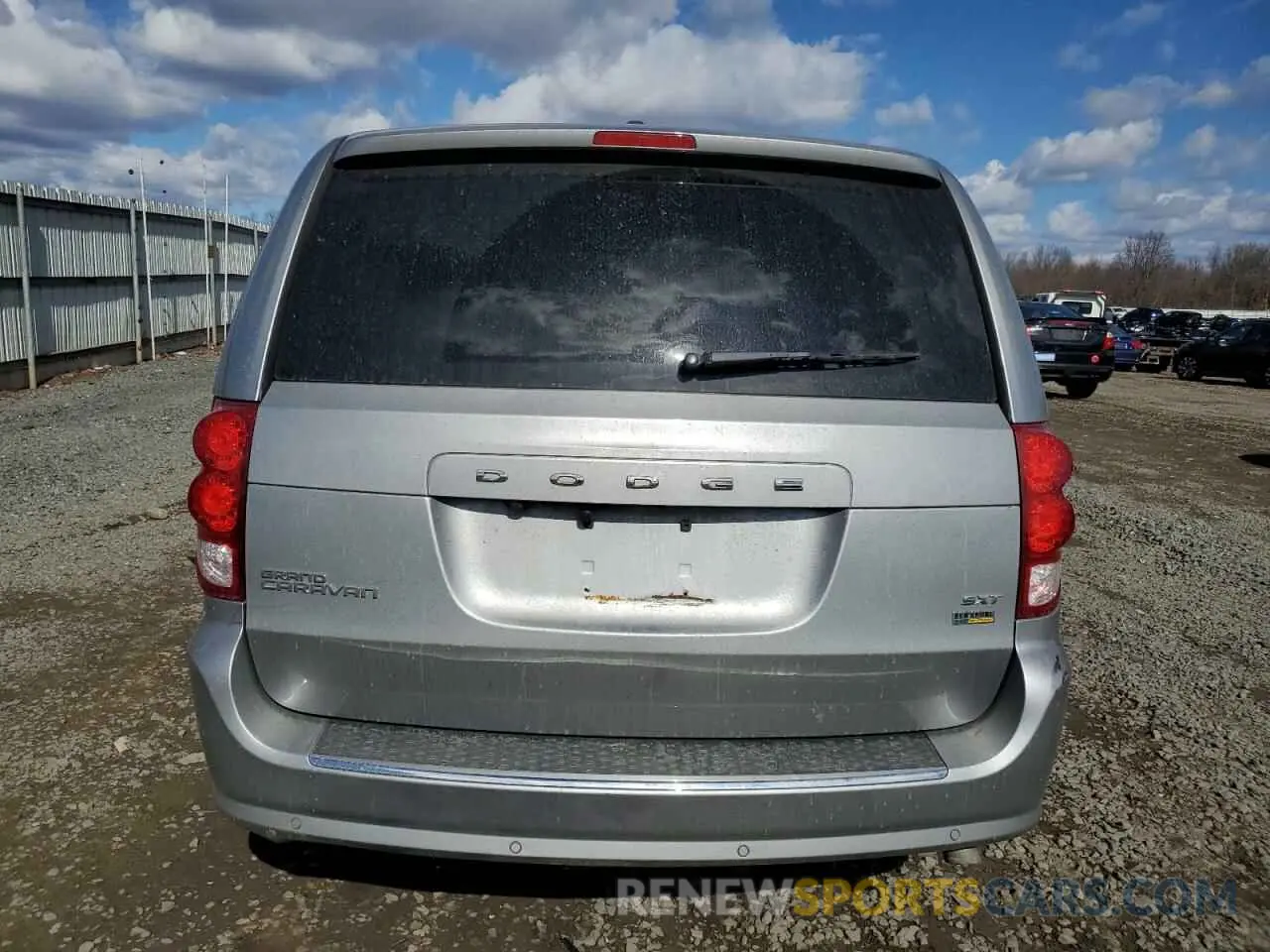 6 Photograph of a damaged car 2C4RDGCG1KR739142 DODGE CARAVAN 2019