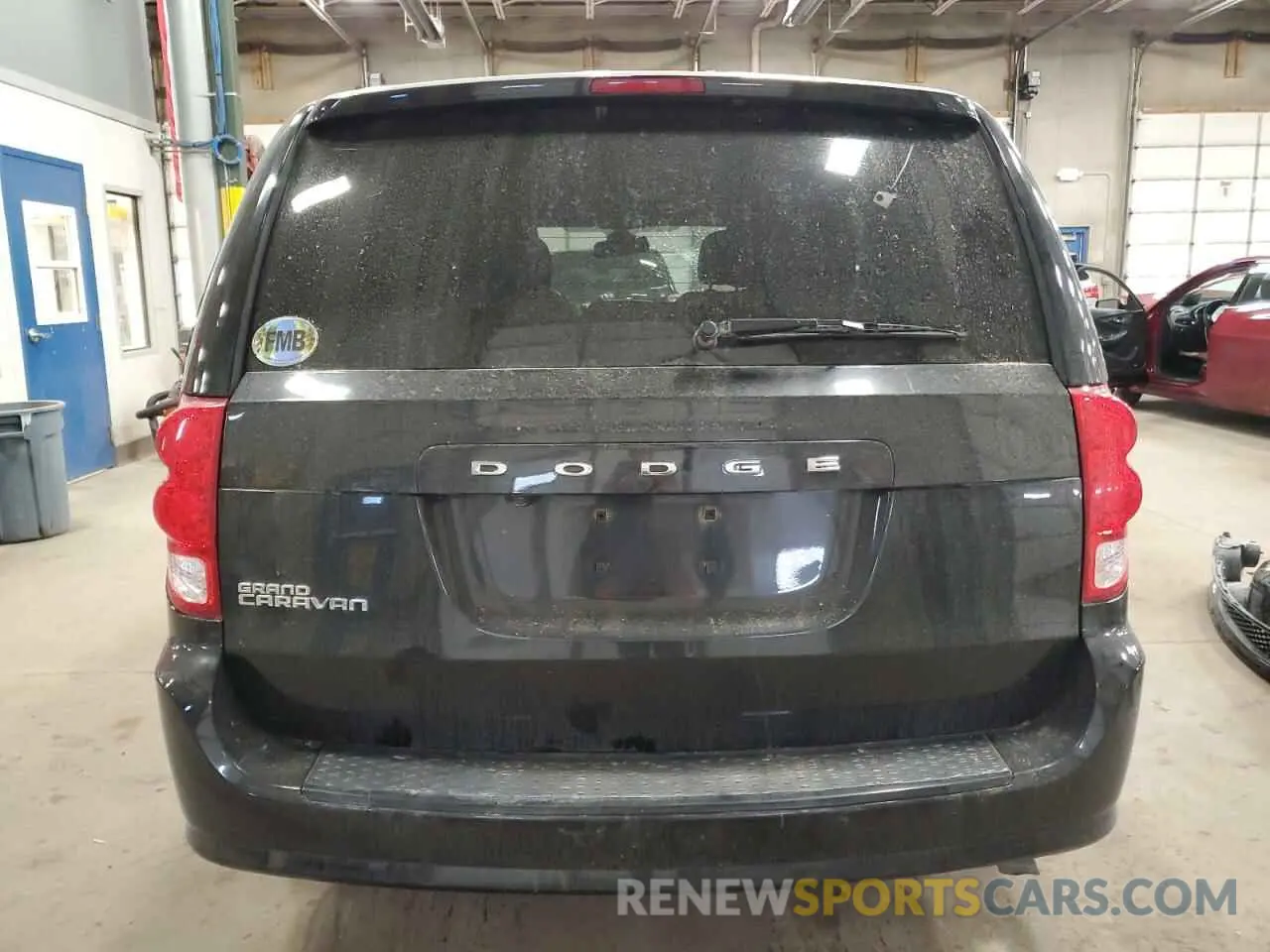 6 Photograph of a damaged car 2C4RDGCG1KR799213 DODGE CARAVAN 2019
