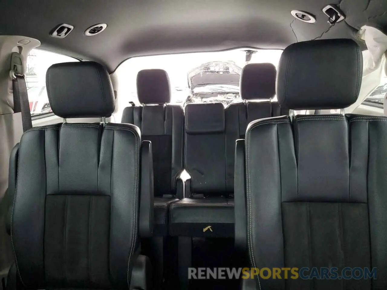 10 Photograph of a damaged car 2C4RDGCG2KR580583 DODGE CARAVAN 2019