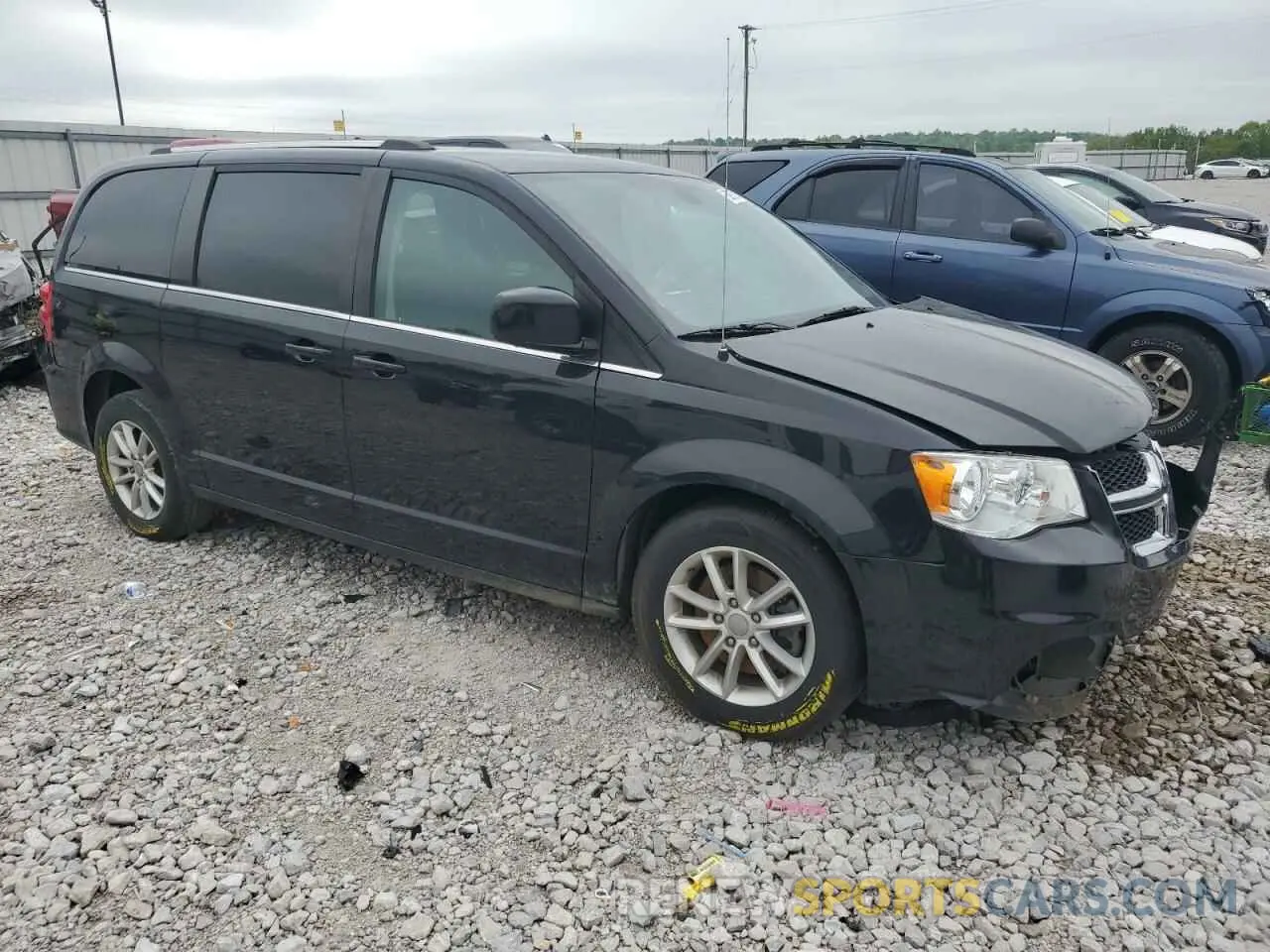 4 Photograph of a damaged car 2C4RDGCG2KR612108 DODGE CARAVAN 2019