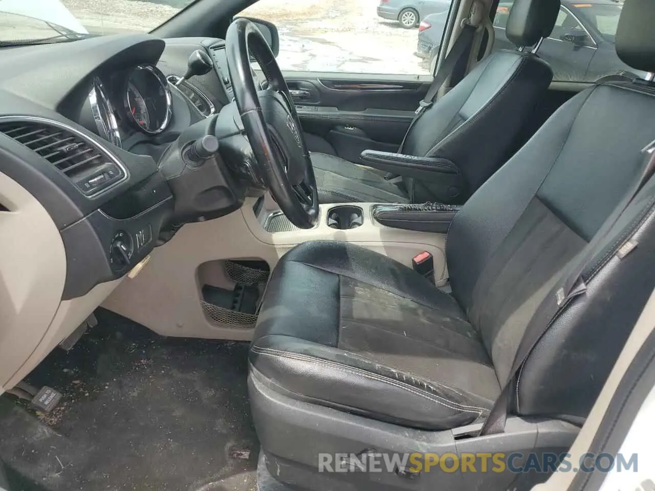 7 Photograph of a damaged car 2C4RDGCG2KR662586 DODGE CARAVAN 2019