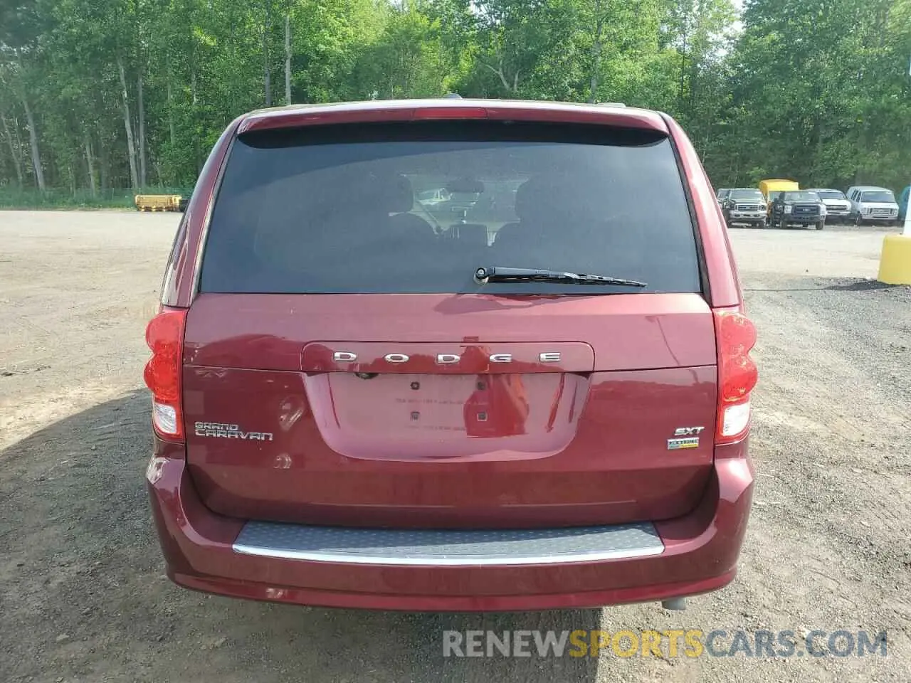 6 Photograph of a damaged car 2C4RDGCG2KR695877 DODGE CARAVAN 2019