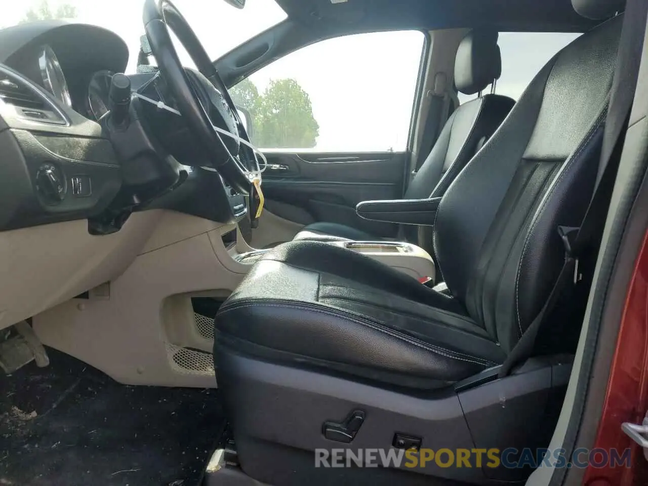 7 Photograph of a damaged car 2C4RDGCG2KR695877 DODGE CARAVAN 2019
