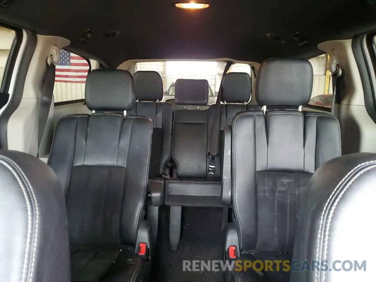10 Photograph of a damaged car 2C4RDGCG2KR713150 DODGE CARAVAN 2019