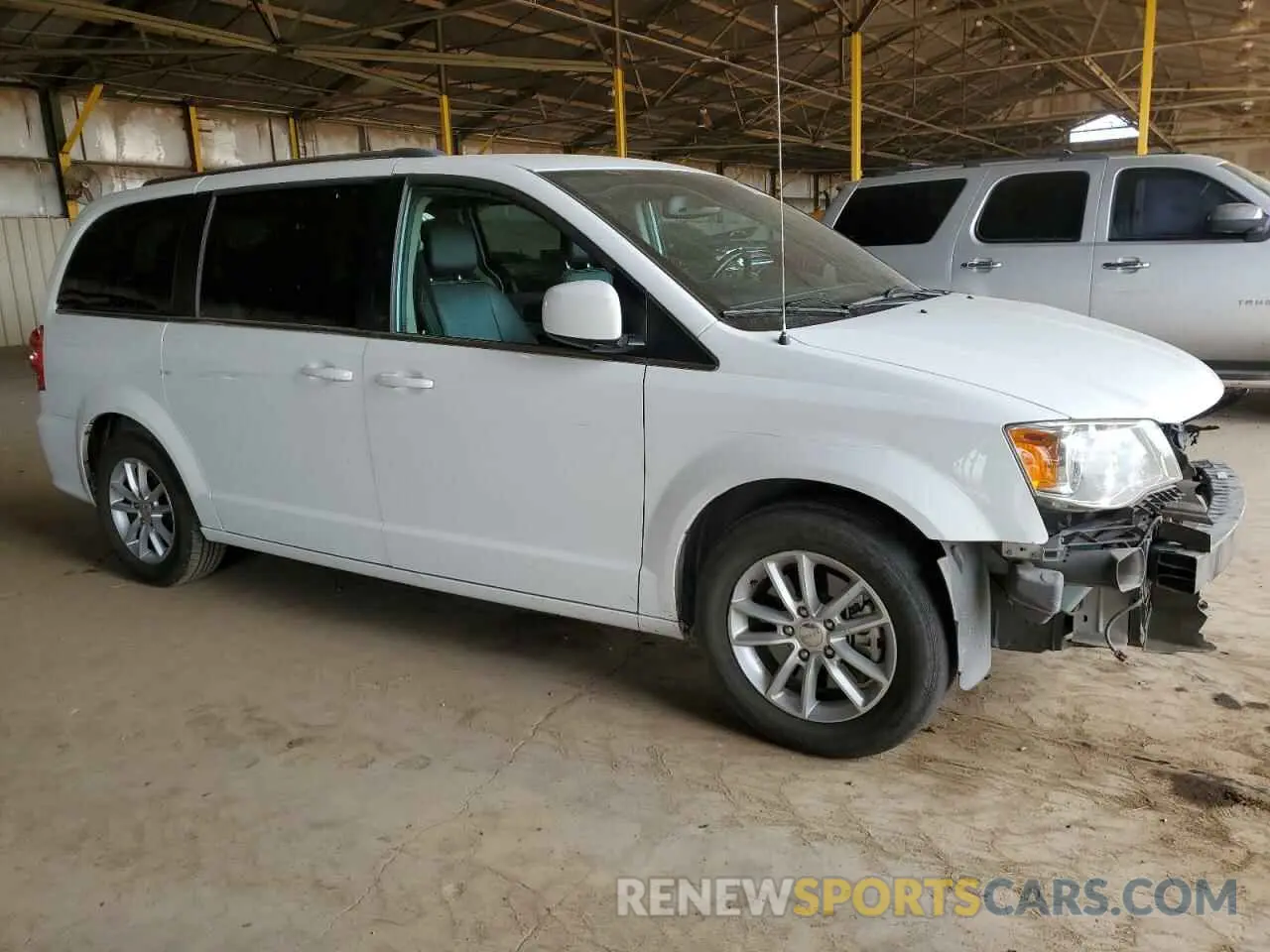4 Photograph of a damaged car 2C4RDGCG2KR713150 DODGE CARAVAN 2019