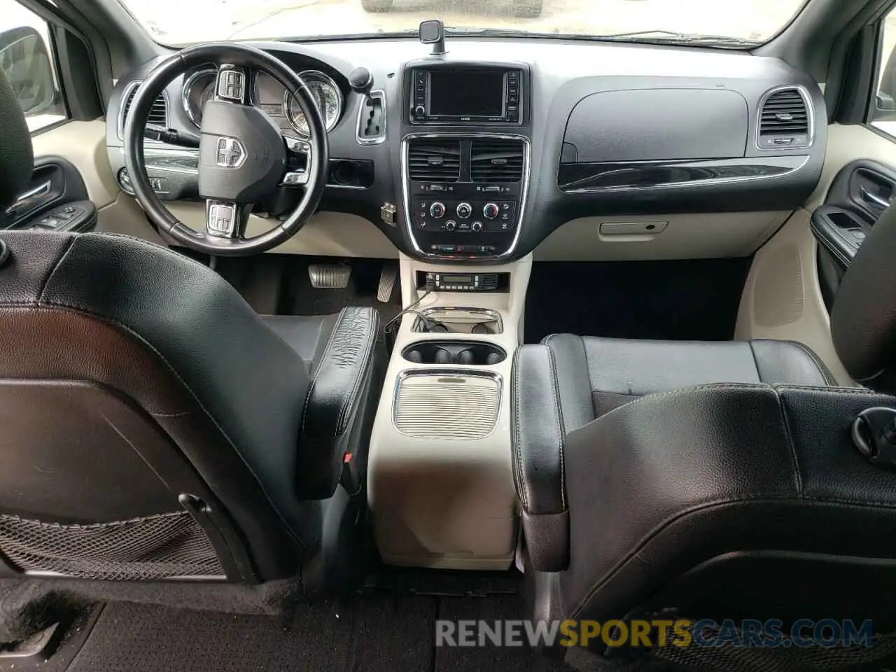 8 Photograph of a damaged car 2C4RDGCG2KR760968 DODGE CARAVAN 2019