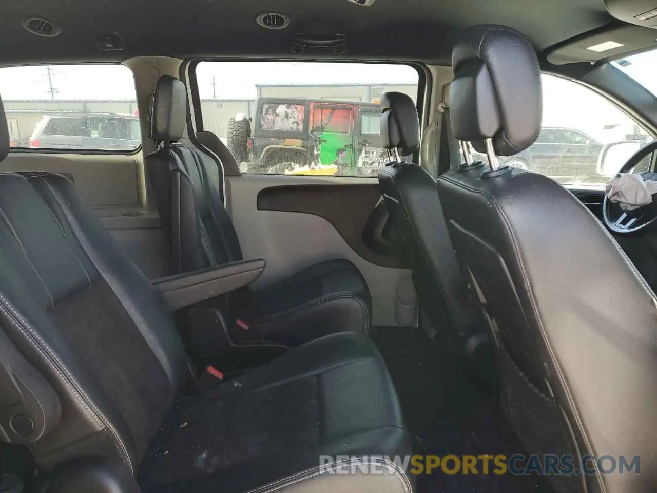 11 Photograph of a damaged car 2C4RDGCG3KR517945 DODGE CARAVAN 2019