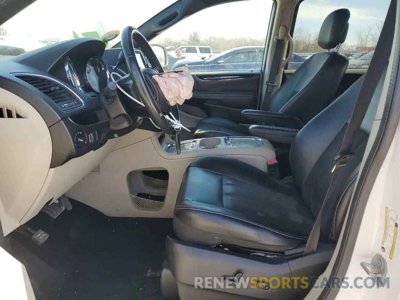 7 Photograph of a damaged car 2C4RDGCG3KR517945 DODGE CARAVAN 2019